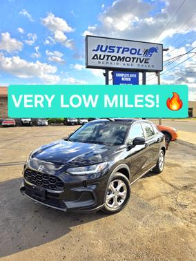 Black 2023 Honda HR-V LX