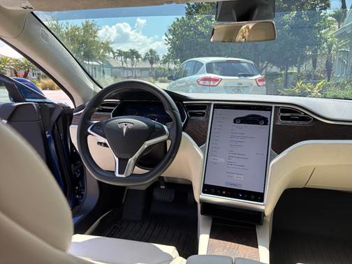 2017 Tesla Model S 75D