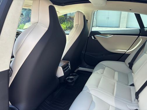 2017 Tesla Model S 75D