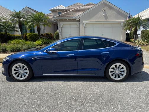 2017 Tesla Model S 75D