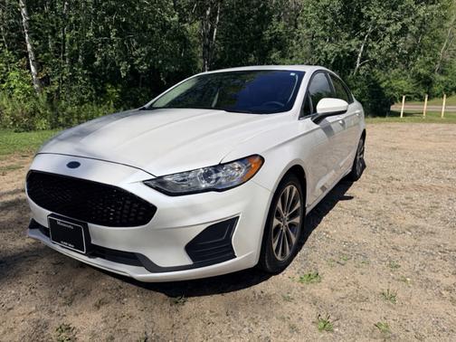 White 2019 Ford Fusion SE