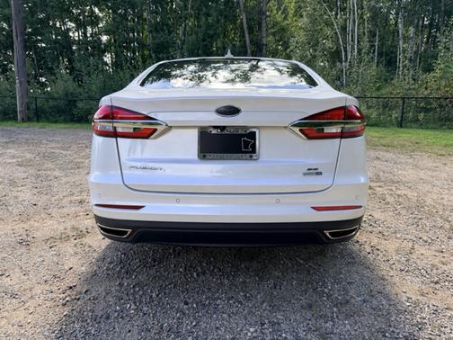 White 2019 Ford Fusion SE