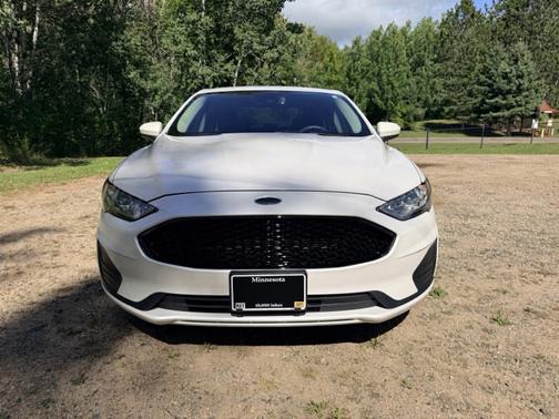 White 2019 Ford Fusion SE