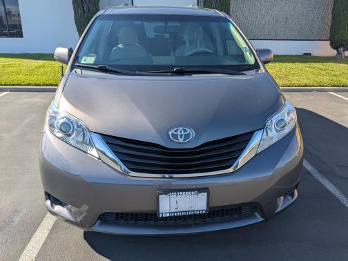 2014 Toyota Sienna LE