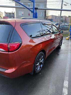 2018 Chrysler Pacifica Touring-L Plus