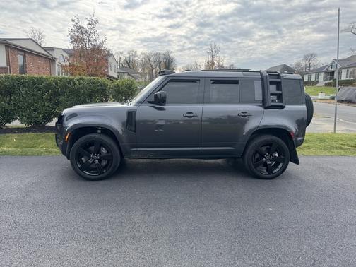 2022 Land Rover Defender S