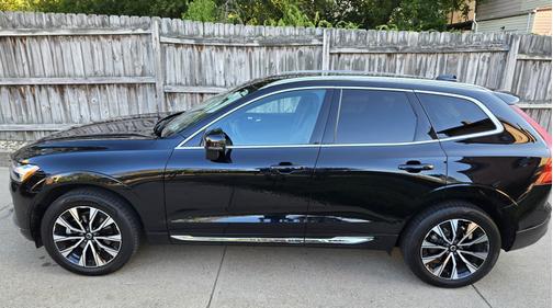 2023 Volvo XC60 B5 Plus Bright Theme