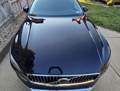 2023 Volvo XC60 B5 Plus Bright Theme