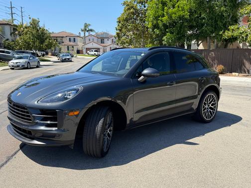 Gray 2021 Porsche Macan Macan S