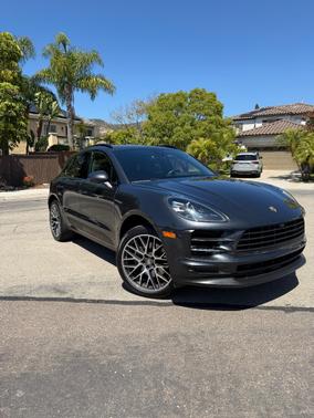 Gray 2021 Porsche Macan Macan S
