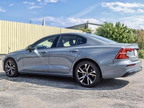 Gray 2024 Volvo S60 B5 Core Dark Theme