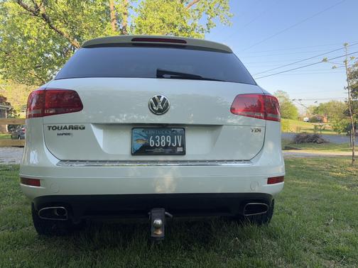 White 2012 Volkswagen Touareg TDI Executive