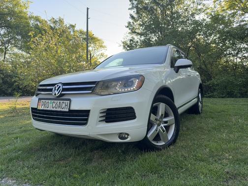 White 2012 Volkswagen Touareg TDI Executive