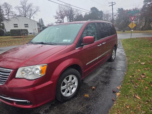2011 Chrysler Town & Country Touring