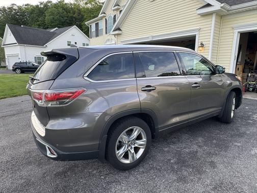 Gray 2016 Toyota Highlander Limited Platinum