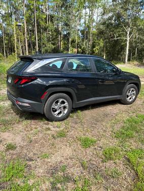 Black 2024 Hyundai TUCSON SE