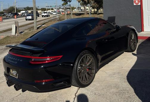2017 Porsche 911 911 Carrera 4S