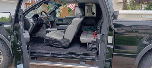 Black 2005 Ford F-150 STX SuperCab