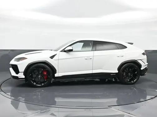 White 2023 Lamborghini Urus Performante