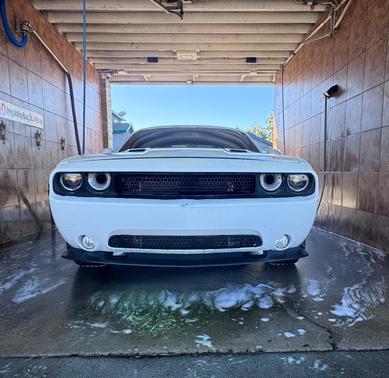 White 2013 Dodge Challenger SXT