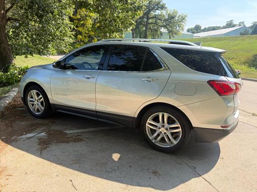 Silver 2018 Chevrolet Equinox Premier w/1LZ