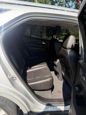 Silver 2018 Chevrolet Equinox Premier w/1LZ