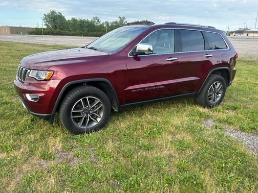 Red 2022 Jeep Grand Cherokee WK Limited