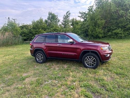 Red 2022 Jeep Grand Cherokee WK Limited