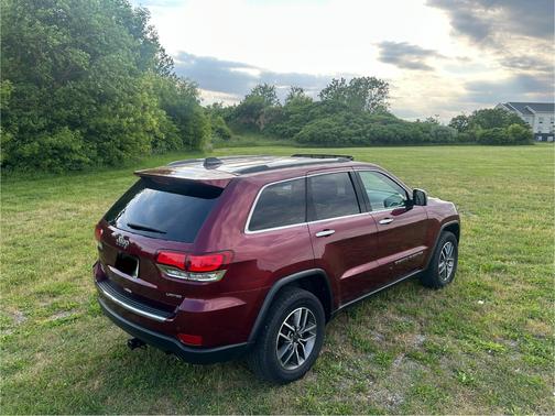 Red 2022 Jeep Grand Cherokee WK Limited