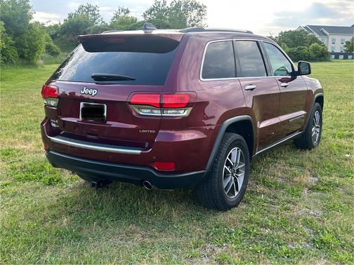 Red 2022 Jeep Grand Cherokee WK Limited