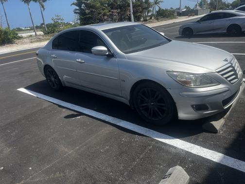 Silver 2009 Hyundai Genesis 4.6