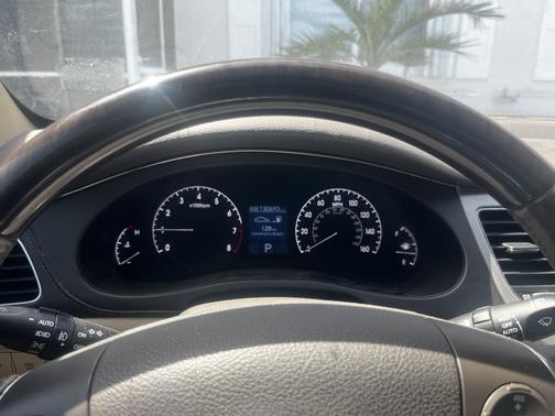 Silver 2009 Hyundai Genesis 4.6