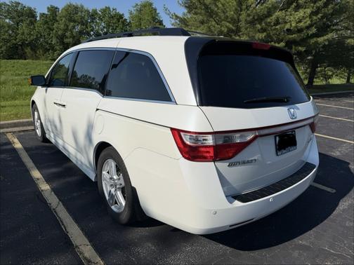 White 2013 Honda Odyssey Touring