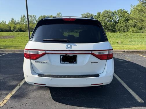 White 2013 Honda Odyssey Touring
