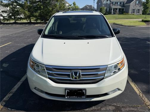 White 2013 Honda Odyssey Touring