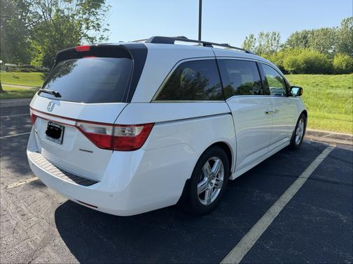 White 2013 Honda Odyssey Touring