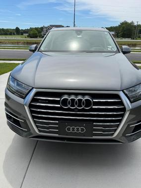 Gray 2018 Audi Q7 3.0T Prestige