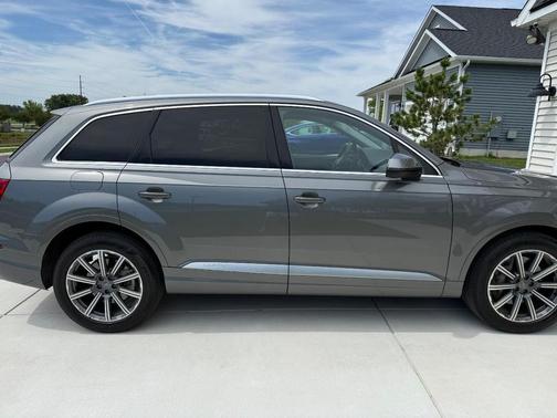 Gray 2018 Audi Q7 3.0T Prestige