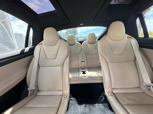 Black 2016 Tesla Model X P90D
