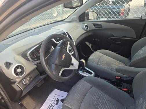 2017 Chevrolet Sonic LS