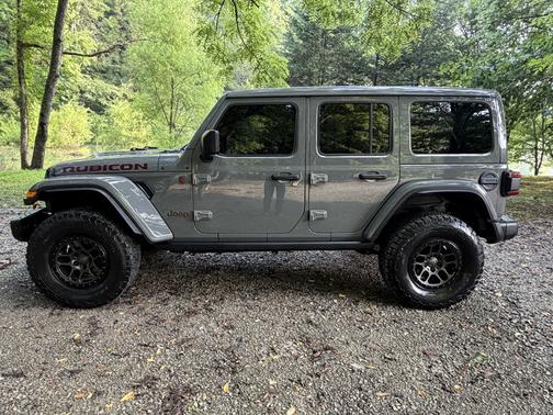 Gray 2022 Jeep Wrangler Unlimited Rubicon