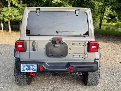 Gray 2022 Jeep Wrangler Unlimited Rubicon