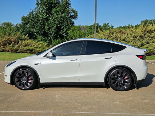 2023 Tesla Model Y Performance