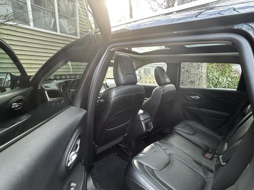 Black 2014 Jeep Cherokee Limited