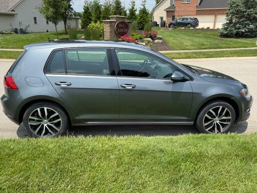 2016 Volkswagen Golf TSI SE 4-Door