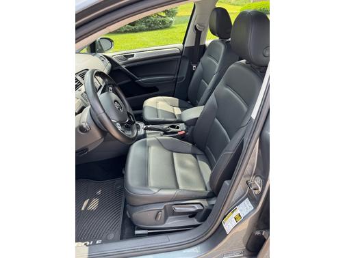 2016 Volkswagen Golf TSI SE 4-Door