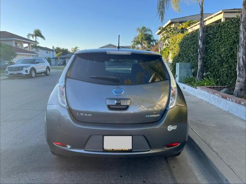 Gray 2016 Nissan Leaf S