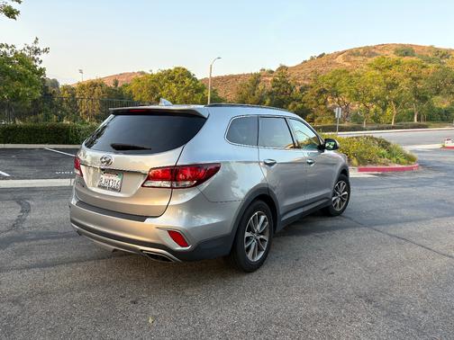 Gray 2019 Hyundai Santa Fe XL SE