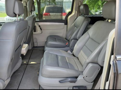 2011 Volkswagen Routan SEL