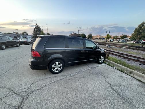 2011 Volkswagen Routan SEL